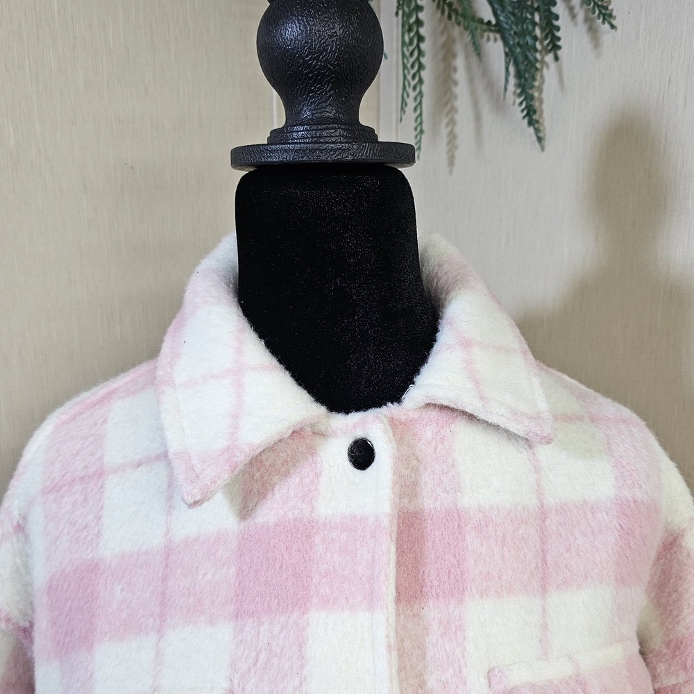 Lyn Burches Pink White Plaid Fuzzy Sherpa Shacket Cropped Boxy Jacket M - Picture 4 of 15